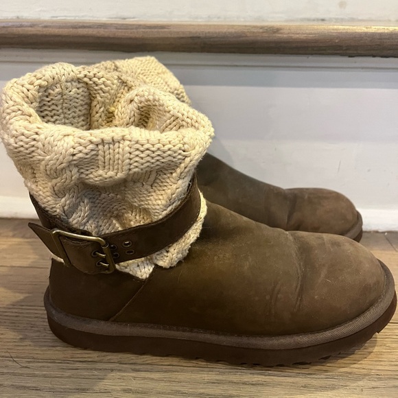 Women’s Ugg Cambridge cable knit fold over boots size 8 - Picture 2 of 3
